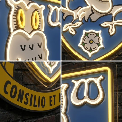 Enseigne néon des blasons de Sheffield Wednesday
