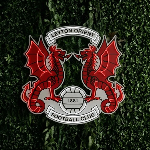 Enseigne néon du blason de Leyton Orient