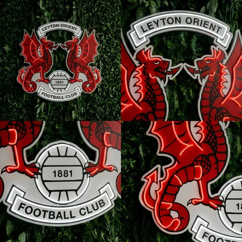 Enseigne néon du blason de Leyton Orient